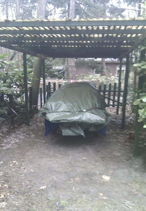Nieuwe schuur gehaald en opgeslagen onder carport