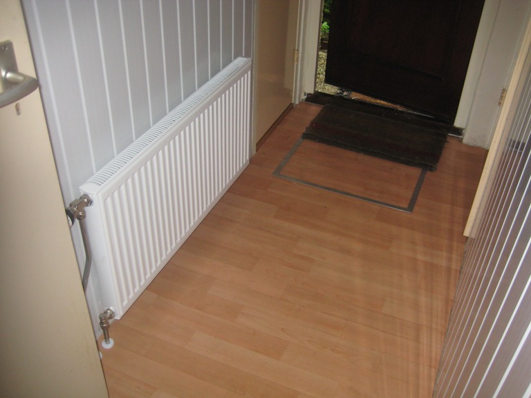 Radiator in gang afgemonteerd