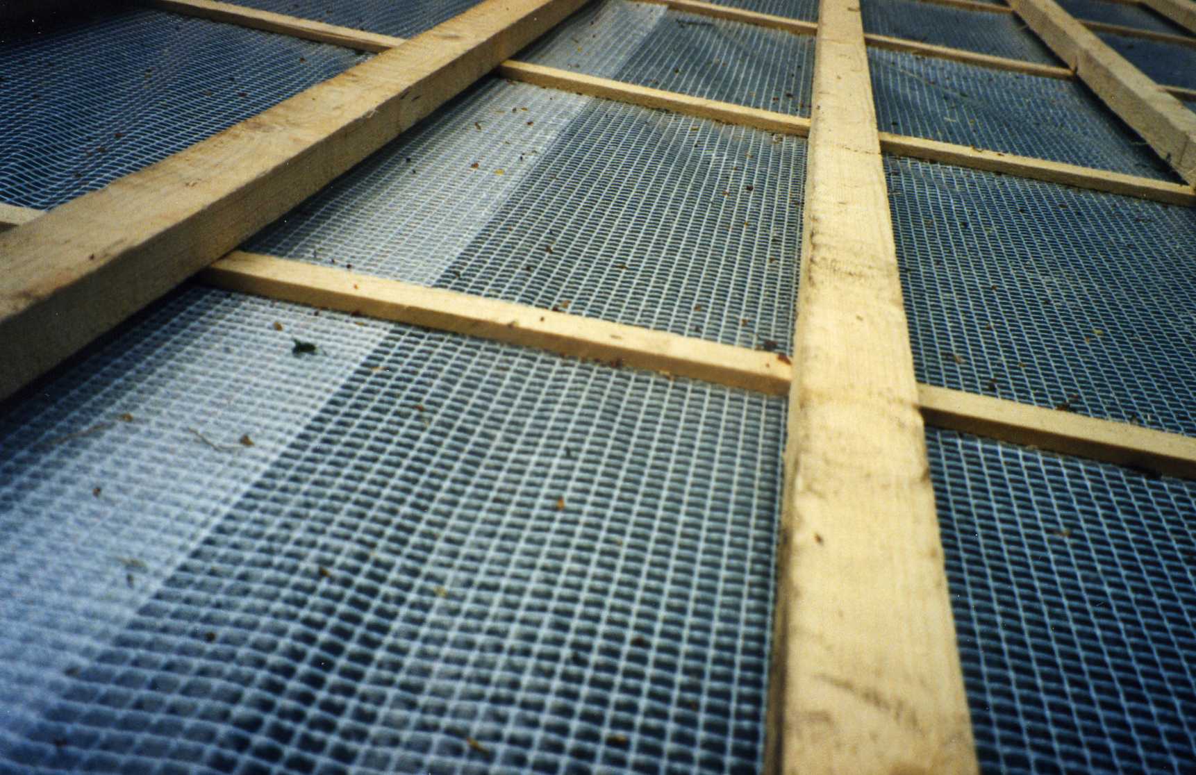 Damp remmende folie is vast gemaakt