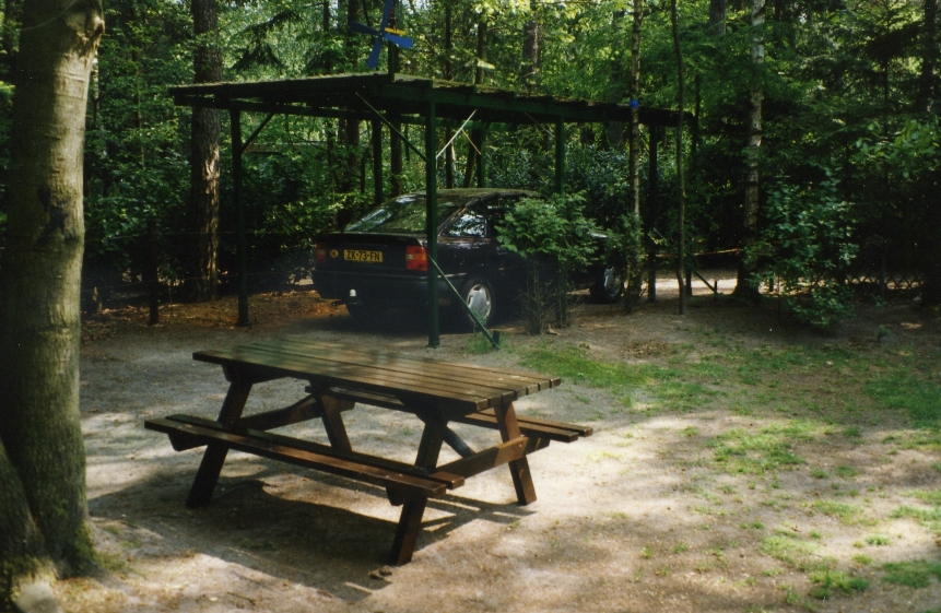 Van restanten hout (van oa de carport) een bank gemaakt